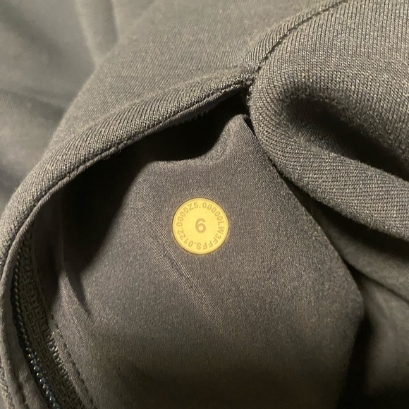 Lululemon AirWrap Pullover Hoodie - Picture 9 of 9